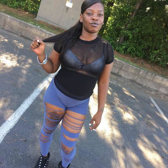 Profile Picture of Nakia Armster (@nakiaarmster) on Poshmark