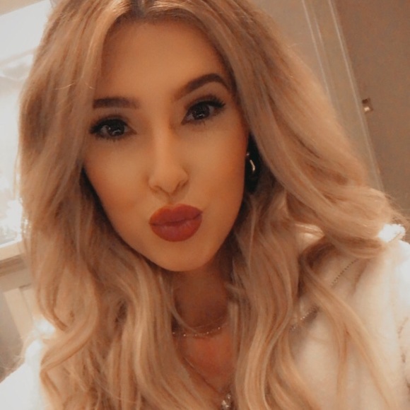 Profile Picture of Brandy Rodvelt (@seattlegirl253) on Poshmark