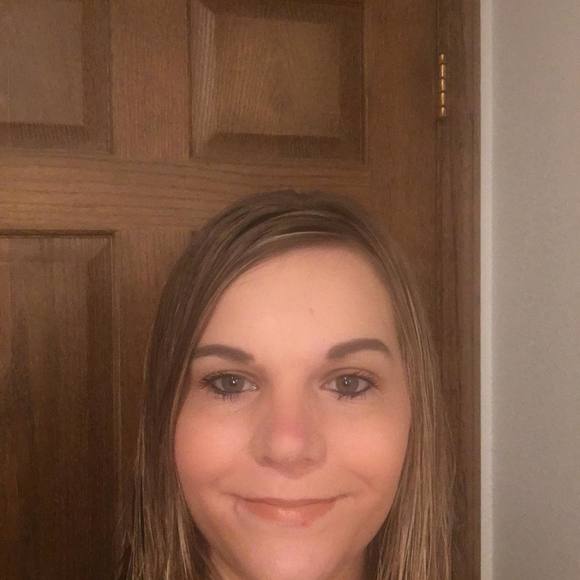 Profile Picture of Brittany Perisho (@brittanyp26) on Poshmark