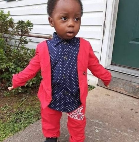 Profile Picture of Ebengo Lukaba (@ebengolukaba) on Poshmark