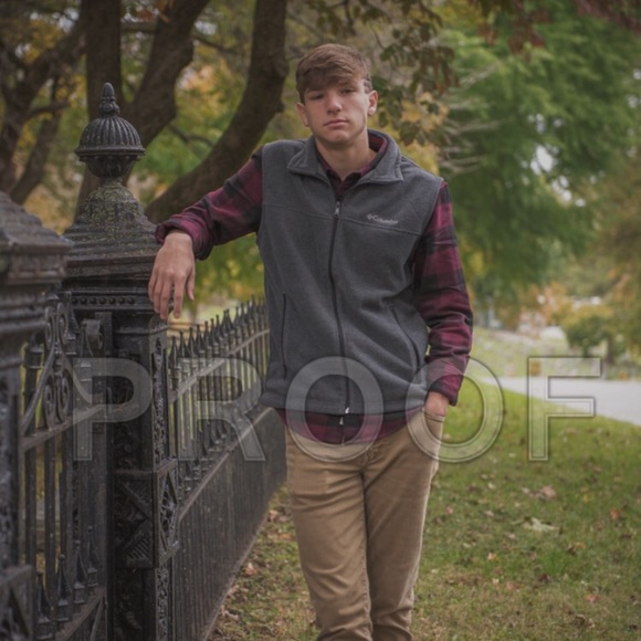 Profile Picture of Sam Esser (@samesser4) on Poshmark