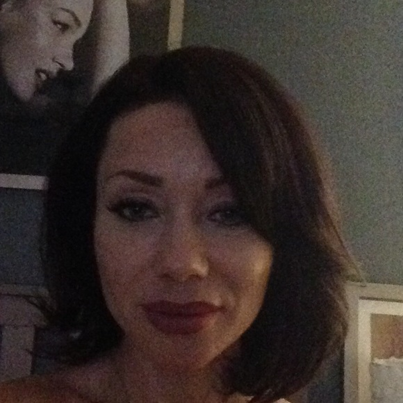 Profile Picture of Aggie Toczynski (@agnieszka102) on Poshmark
