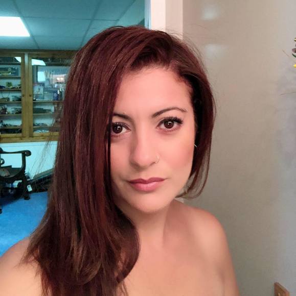 Profile Picture of Maya Bounab (@mayabounab) on Poshmark