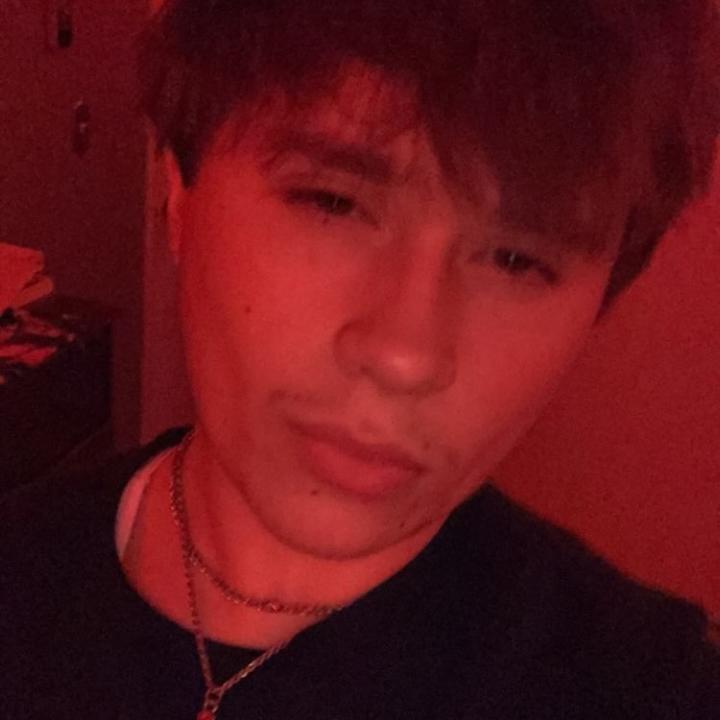 Profile Picture of 🍃 (@j.chewning) on Tiktok