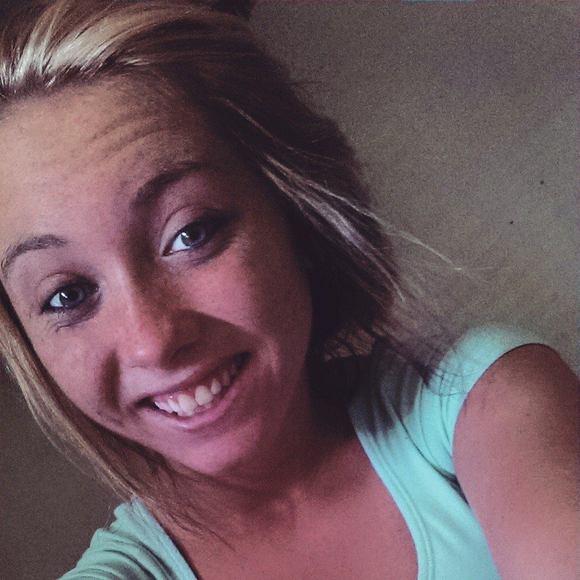 Profile Picture of Johnna Rogers (@johnna001) on Poshmark