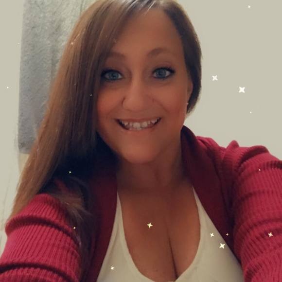 Profile Picture of Lauren Rictor (@lrictor2011) on Poshmark