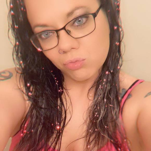 Profile Picture of Aimee Meyer (@almeyer2003) on Poshmark