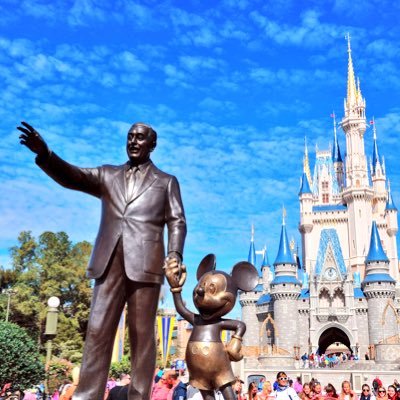 Profile Picture of Corinne And Marc (@CorinneandMarc) on Twitter