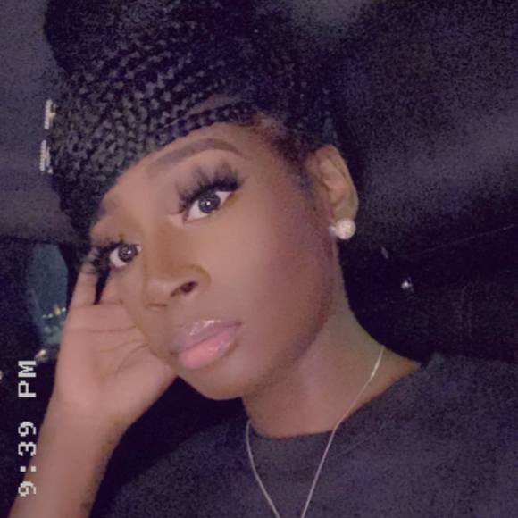 Profile Picture of Brianna Crawford (@briannacrawf770) on Poshmark