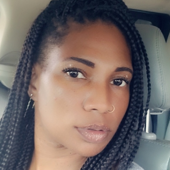 Profile Picture of Candice Chase (@candigirl831) on Poshmark