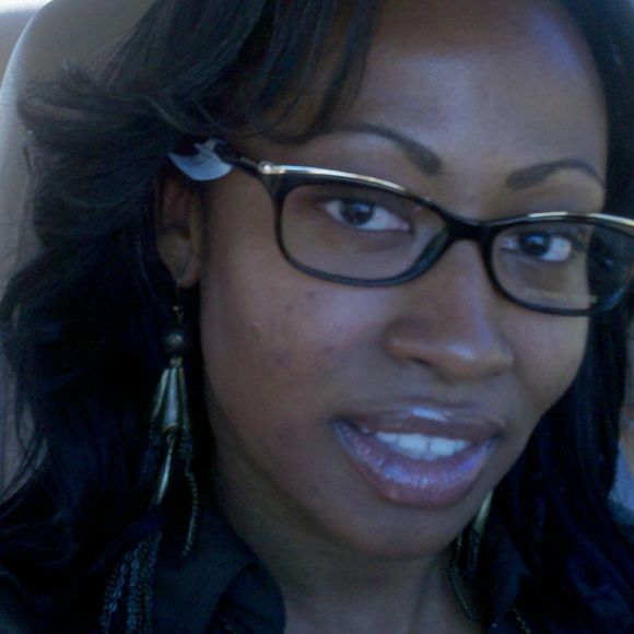 Profile Picture of Daphanie Goram (@dekahj) on Poshmark