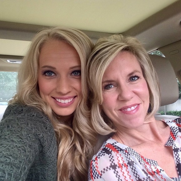 Maddi Haltom - Poshmark Profile Picture of Maddi Haltom (@maddihaltom) on Poshmark