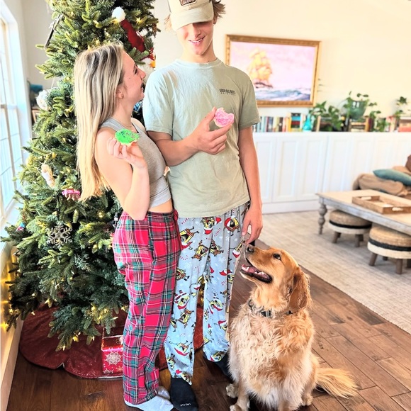 Profile Picture of Quentin Houchens (@flyingshark2010) on Poshmark