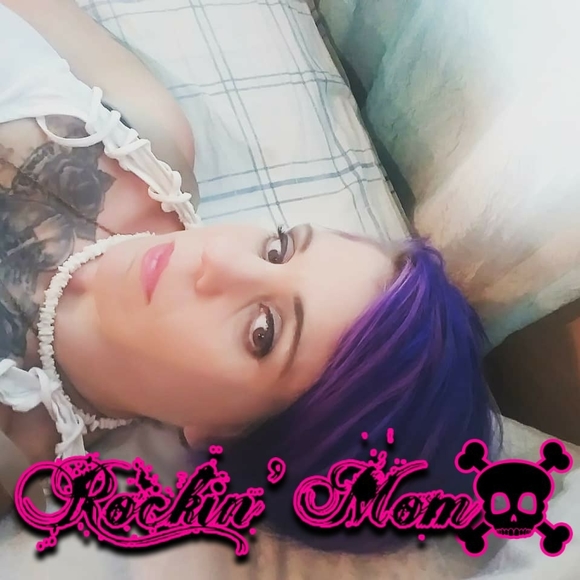 Profile Picture of Elizabeth Rettus (@fieryredhead29) on Poshmark