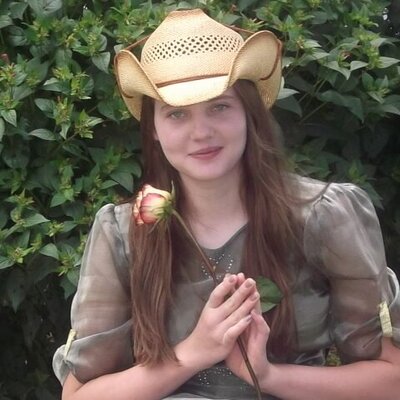 Profile Picture of Eva Neufeld (@neufeld_eva) on Twitter