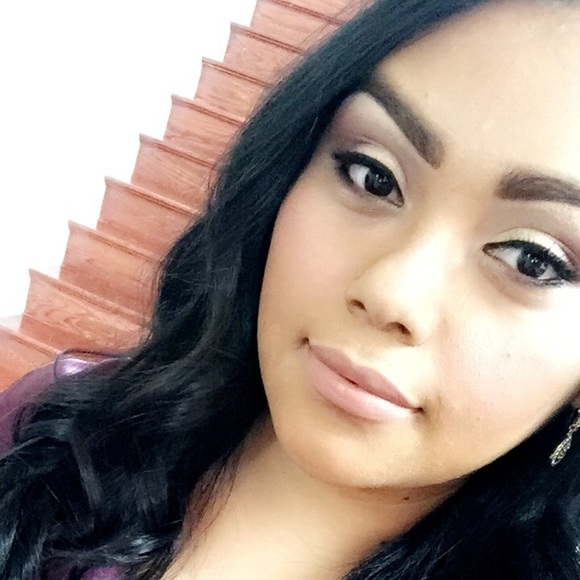 Profile Picture of Nora Mota (@nora0203) on Poshmark