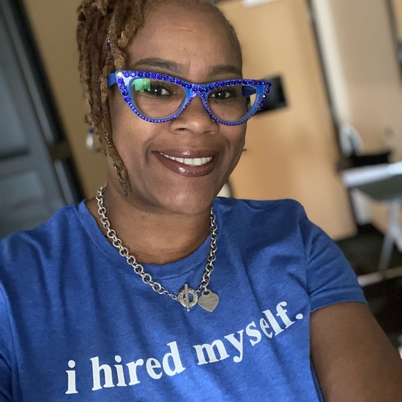 Profile Picture of Dr shannon Oribello (@saoribello) on Poshmark