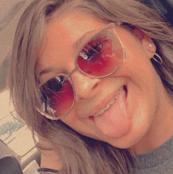 Profile Picture of Mikaela Horton (@mmhorton07) on Poshmark