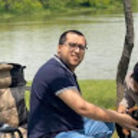 Profile Picture of Ehsan Azizi (@ehsanazizi) on Poshmark