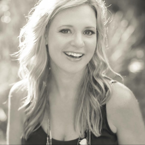 Profile Picture of Jaime Smith (@jmephoto) on Poshmark