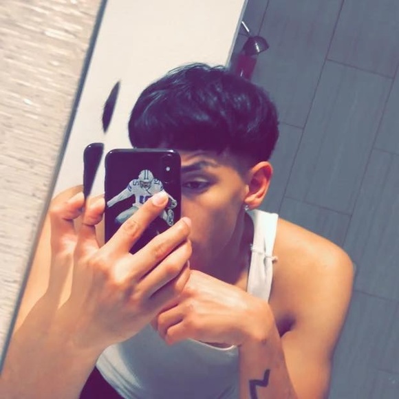 Profile Picture of Michael Perez (@perezmichael313) on Poshmark