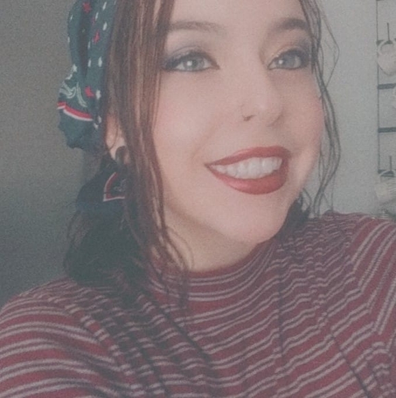 Profile Picture of Izzy Devlaeminck (@izzyjules) on Poshmark