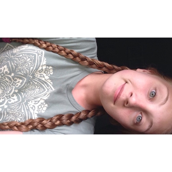 Profile Picture of Samantha Berghuis (@samberghuis) on Poshmark