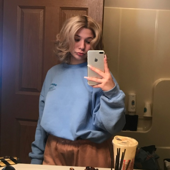 Profile Picture of Amanda Keil (@amandamarie728) on Poshmark