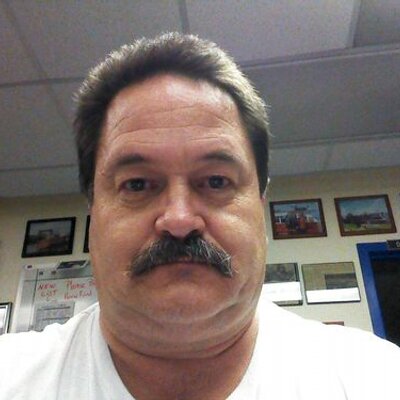 Profile Picture of Donald Eller (@islandDad807) on Twitter