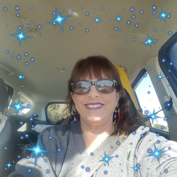 Profile Picture of Sonja Hickling (@sonjalovesdogs1) on Poshmark