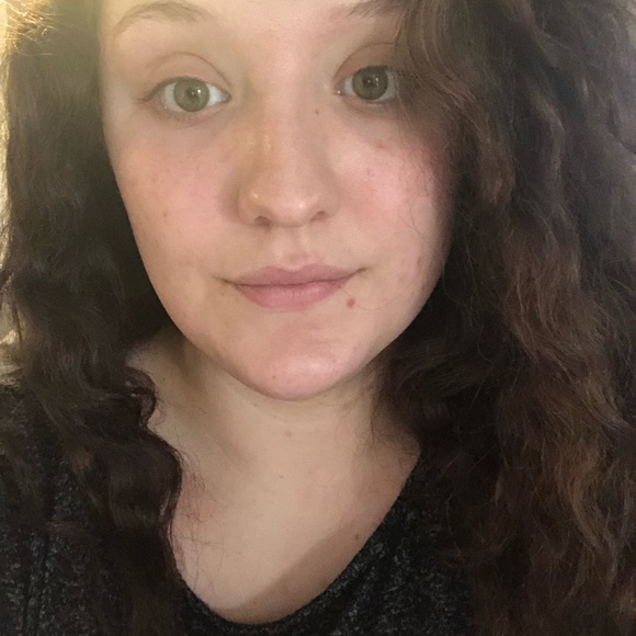 Profile Picture of Christina Mirkovic (@cmirkovic) on Poshmark