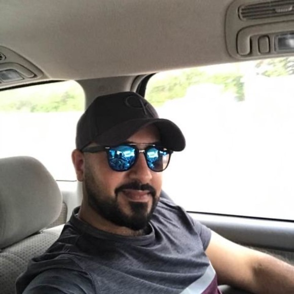 Profile Picture of Ali Khudair (@alikhudair02) on Poshmark