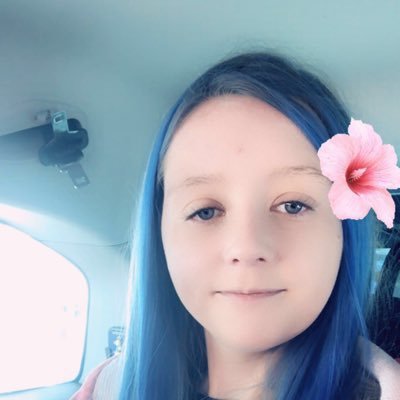 Profile Picture of Vicki (new Account) (@Vicki45587361) on Twitter