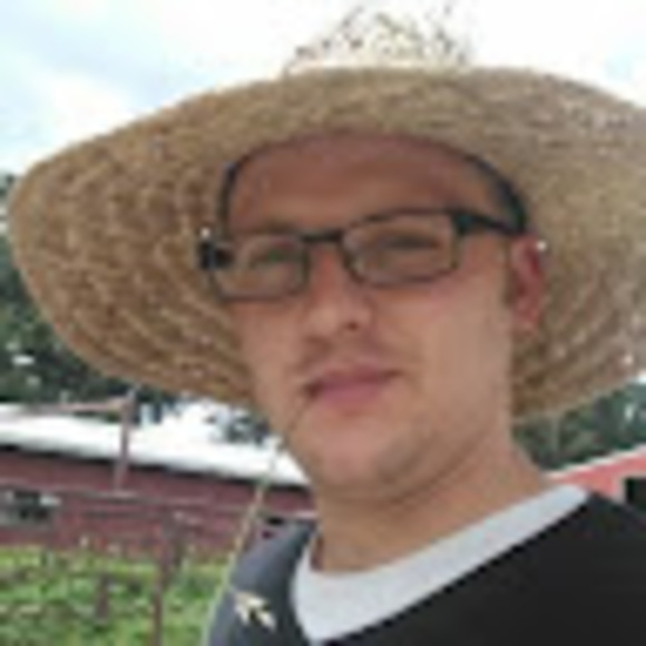 Profile Picture of David Andelin (@davidandelin) on Poshmark