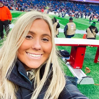 Profile Picture of Leah Erwin (@leahhhh3) on Twitter