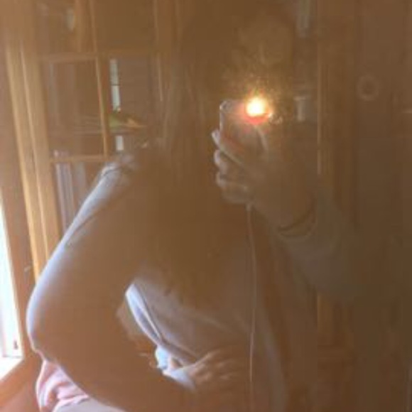 Profile Picture of Alexis Abbey (@alexisabbey) on Poshmark