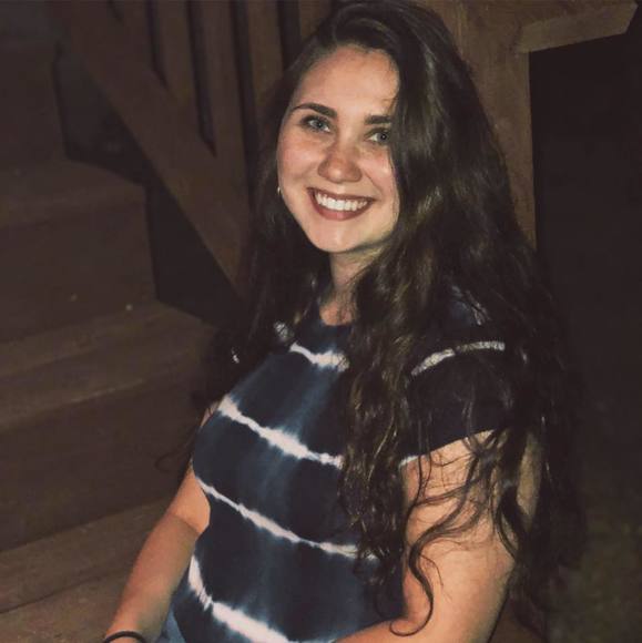Profile Picture of Alee Bonham (@aleeb1) on Poshmark