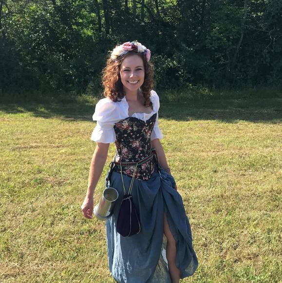 Profile Picture of Danielle Crittenden (@dcrittenden91) on Poshmark