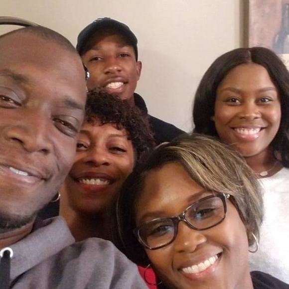 Profile Picture of Christopher Holmes (@chrishomes50) on Poshmark