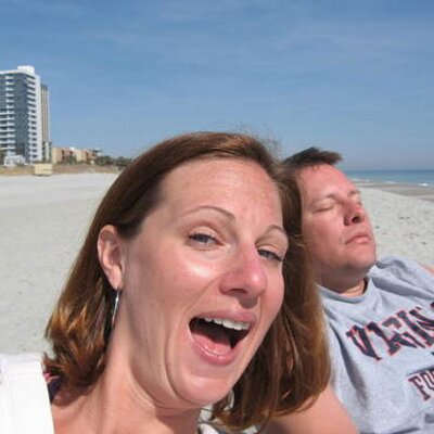 Profile Picture of Maureen McQuillen (@Beach_Luvr_Mo) on Twitter