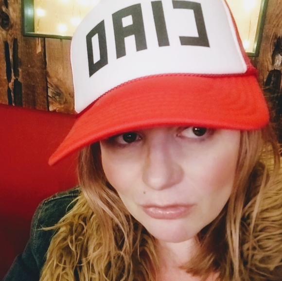Profile Picture of Jodi Hansen (@jodibluezones) on Poshmark