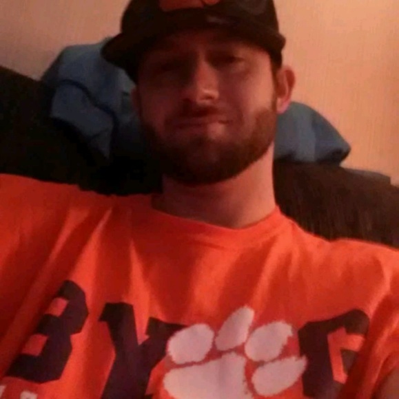 Profile Picture of Gary Cox (@budcox44) on Poshmark