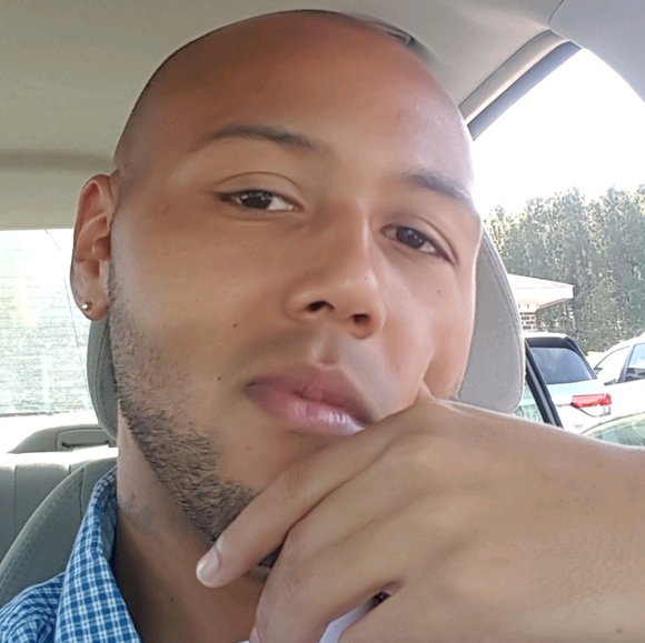 Profile Picture of Kendall Faulkner (@kendall2817) on Poshmark