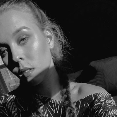 Profile Picture of Isabelle Parker (@Isabelle_capek) on Twitter