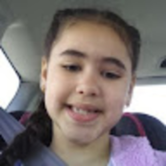 Profile Picture of Justina Genao (@justinagenao93) on Poshmark