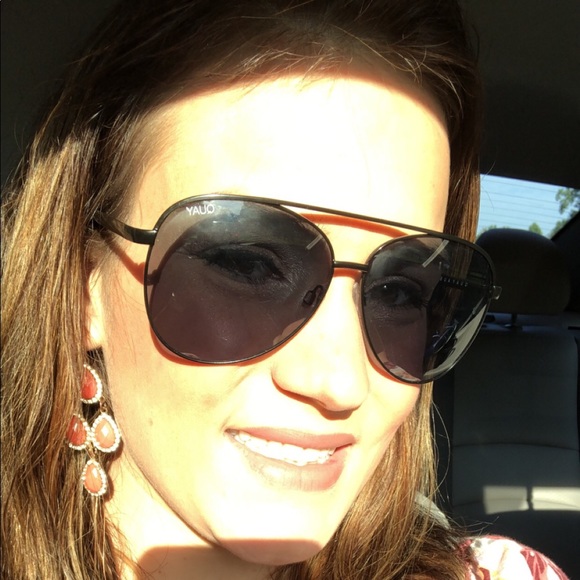 Profile Picture of Alyson Elliott (@alycat422) on Poshmark