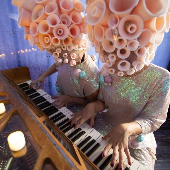 Profile Picture of Bee Deedon (@bee_u_boutique) on Poshmark