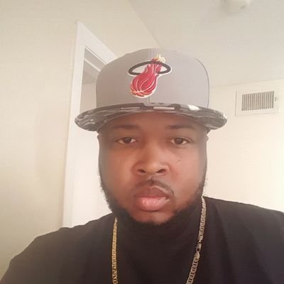Profile Picture of Julius Edwards (@CoachJuliusPBG) on Twitter