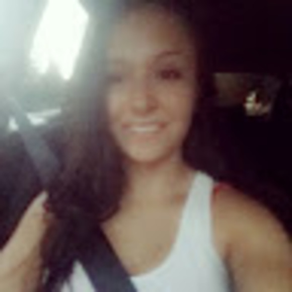 Profile Picture of Masha Mironichenko (@mmironichenko) on Poshmark