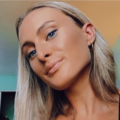 Profile Picture of Danielle (@dann_shields) on Twitter